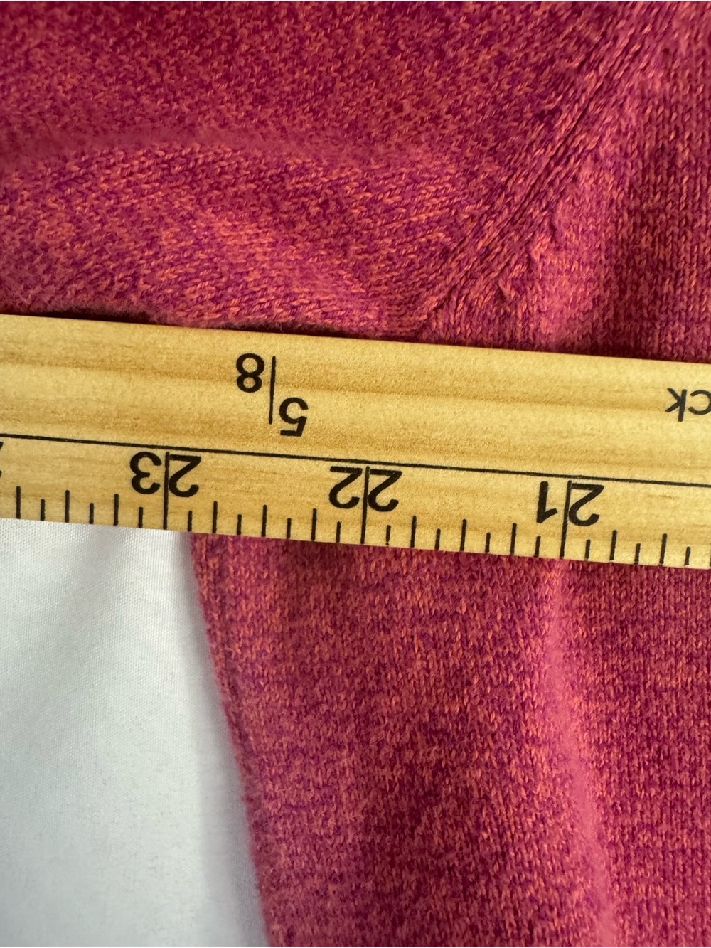 Tommy Hilfiger Men's V-Neck Sweater in Dusty Rose - Picture 7 of 8